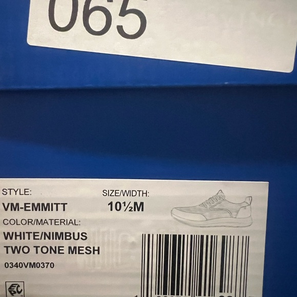 NIB / Vince Camuto Men's Emmitt Mesh Sneaker/ Color: White/Nimbus - Picture 6 of 6